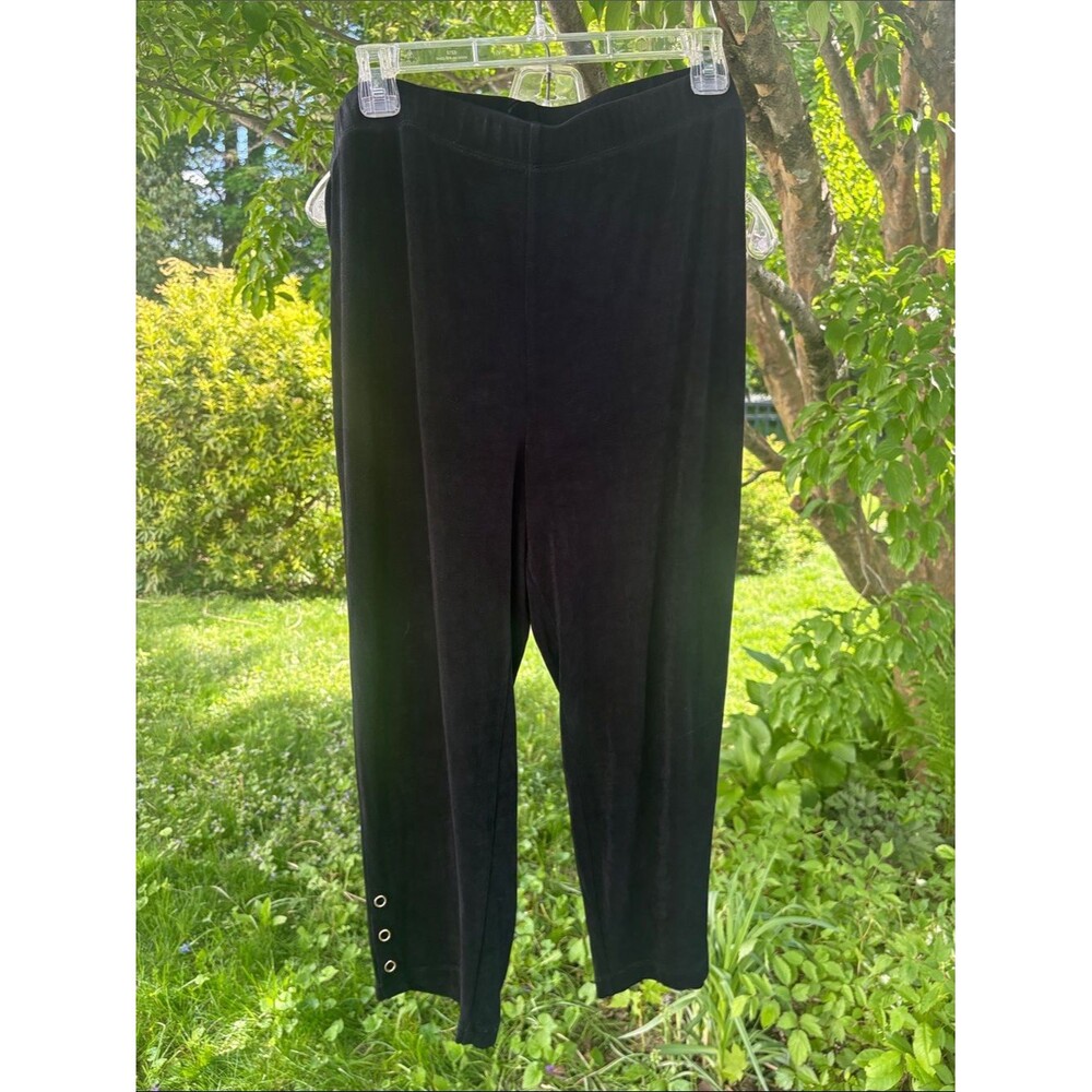 Chico's Black Cropped Ankle Pants with Grommet Detail